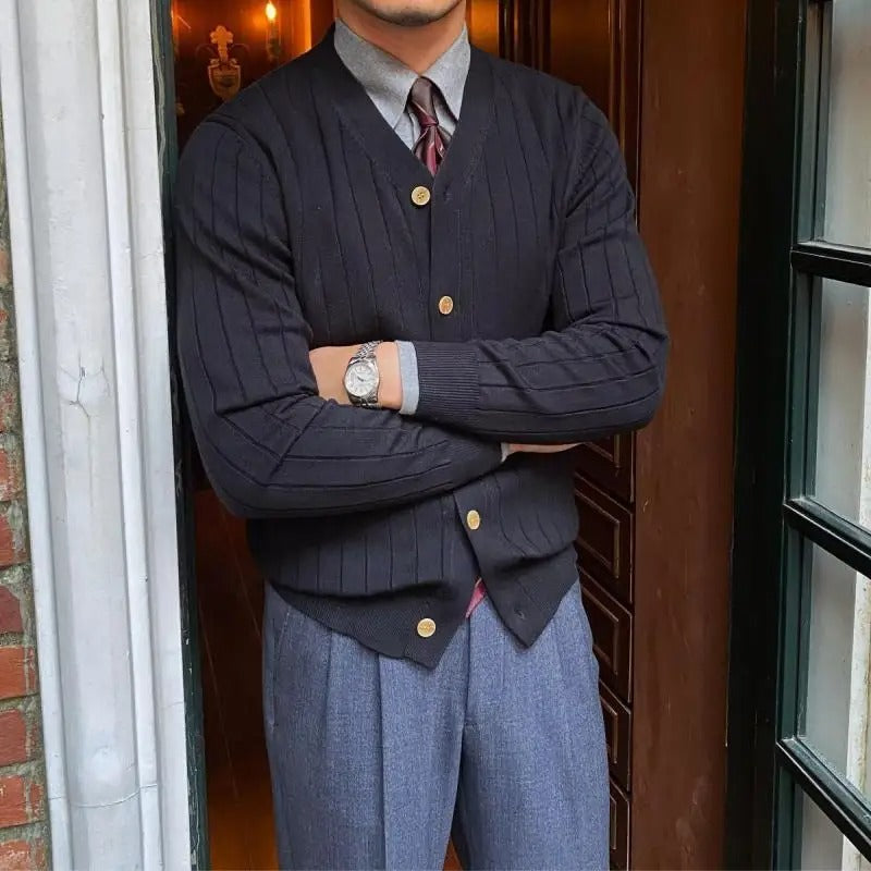 Lincoln | Herren-Strickjacke aus Wolle mit V-Ausschnitt, gefüttert und mit Knöpfen