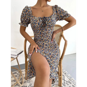 Scottie l Sommerliches Geblümtes Bodycon-Kleid mit V-Ausschnitt und Gürtel