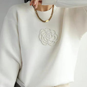 Blossom | Minimalistischer Blumen-Damenpullover mit Rundhalsausschnitt