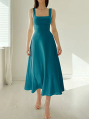 Nova l Schlankes, fließendes Frühlings- und Sommerkleid für Frauen mit dickem Träger