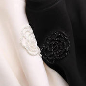 Blossom | Minimalistischer Blumen-Damenpullover mit Rundhalsausschnitt