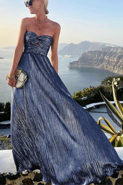 Lysandra l Schimmerndes schulterfreies Maxikleid