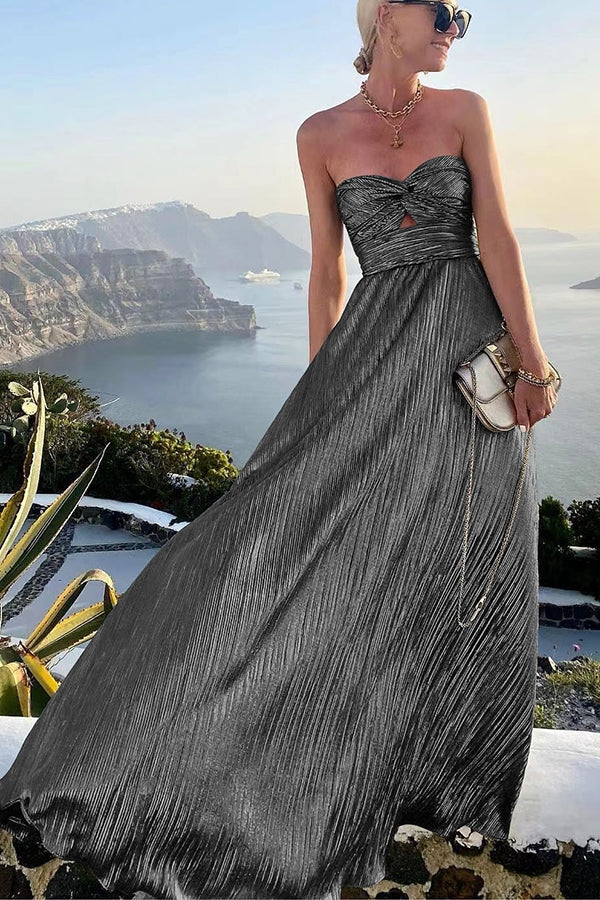 Lysandra l Schimmerndes schulterfreies Maxikleid