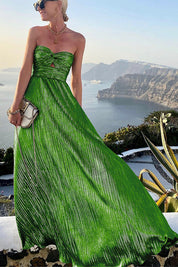 Lysandra l Schimmerndes schulterfreies Maxikleid