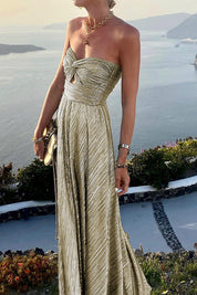 Lysandra l Schimmerndes schulterfreies Maxikleid