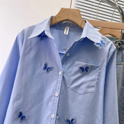 Mariah Leonel l Frühlingsbluse mit besticktem Schmetterling für Damen