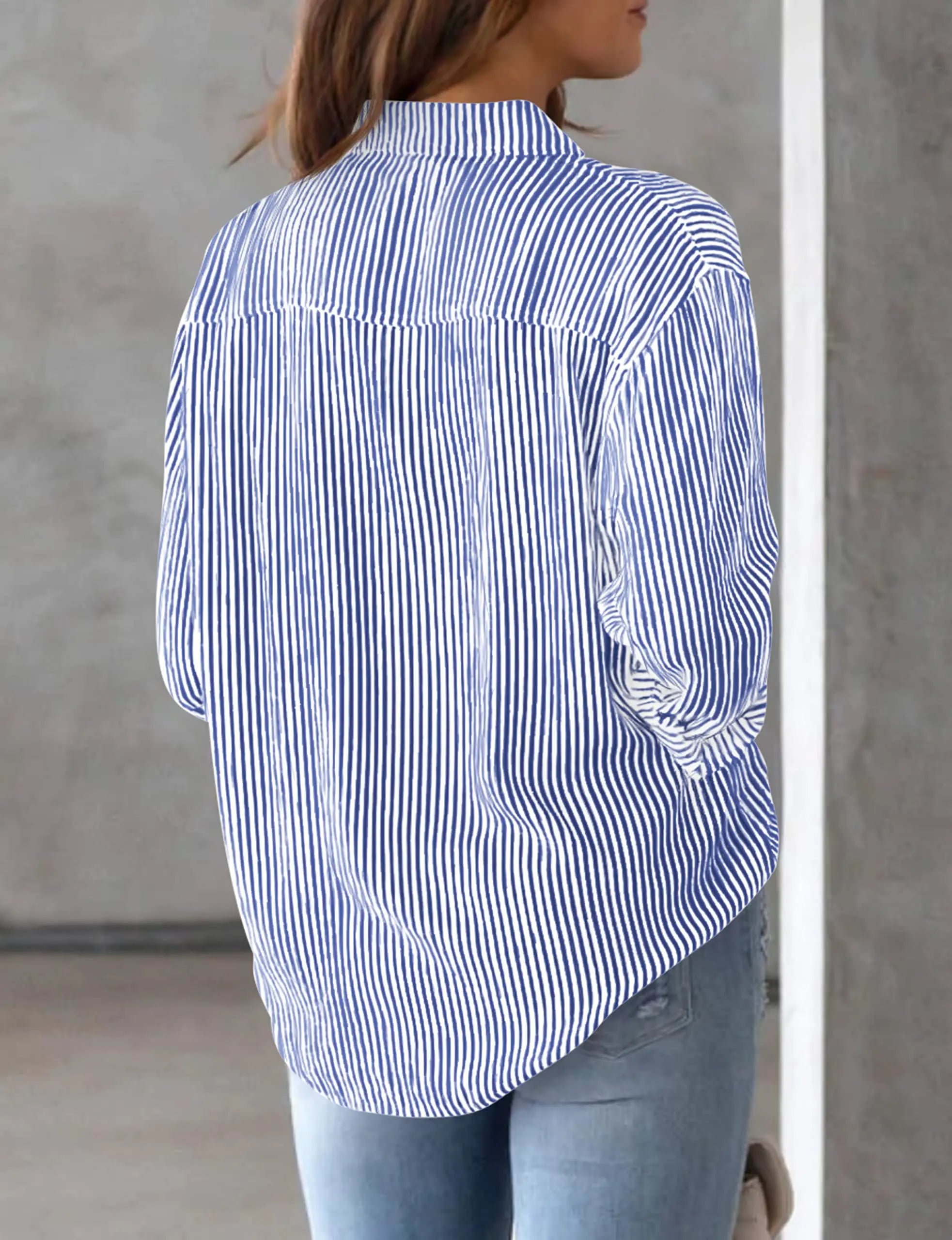 Noemie l Klassische Button-Down-Bluse für Damen im Frühling mit Druck