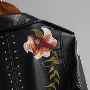 Kaylie l Streetwear-Jacke aus weichem Leder mit Blumenmuster