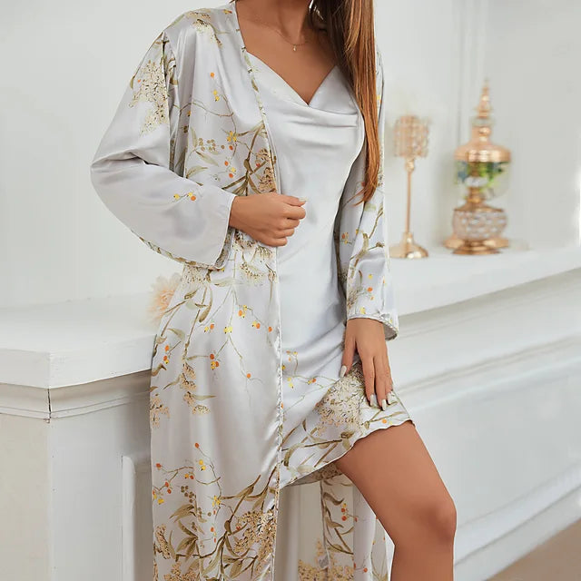 Rosemary Love l Zweiteiliges Damen-Nachtkleid mit Blumenmuster und langer Strickjacke