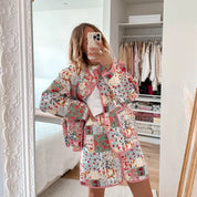 Zephyrine l Streetwear Chich gestepptes Blumen-Jacken- und Rock-Set