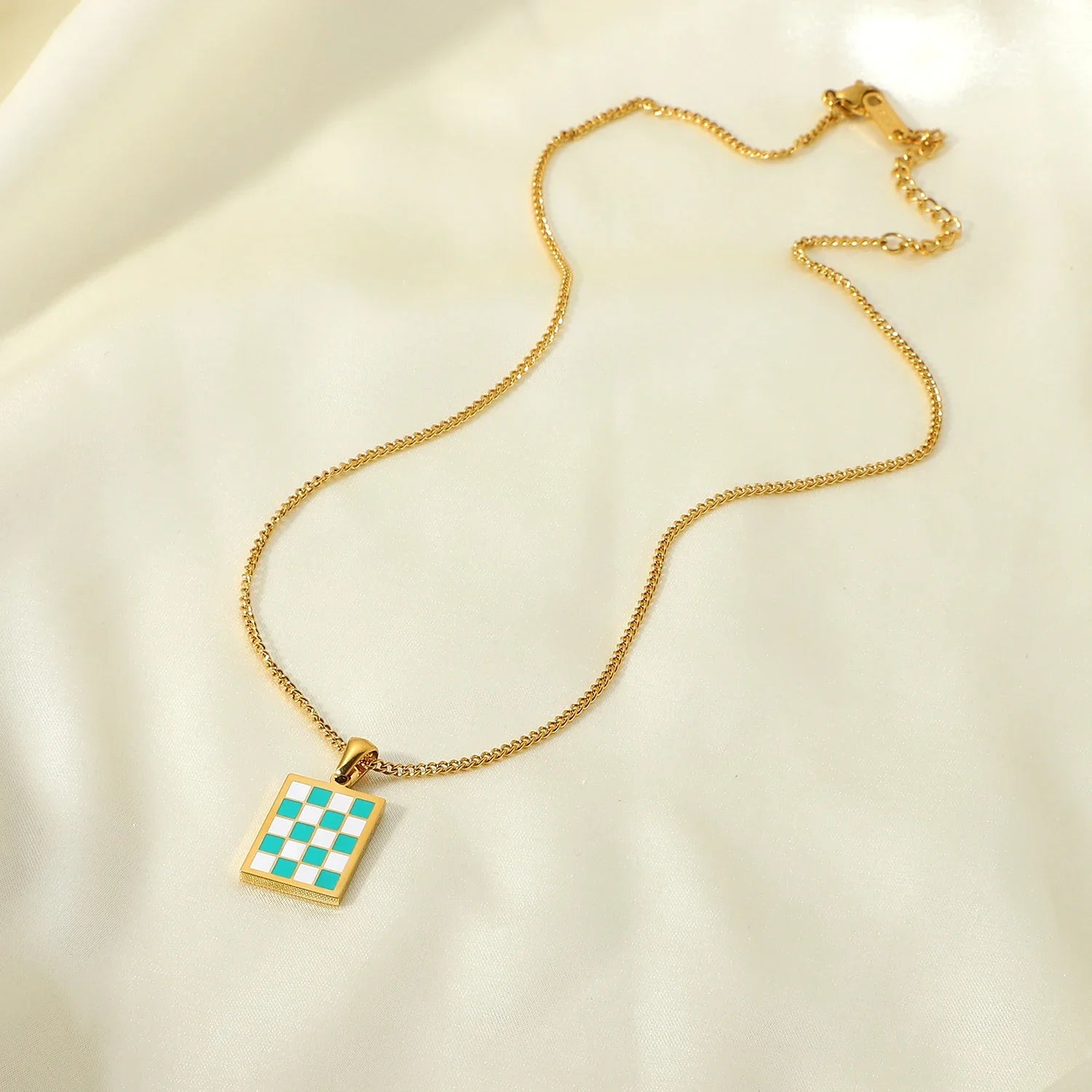 Elian Heart l Damen-Halsketten-Set mit kariertem Anhänger