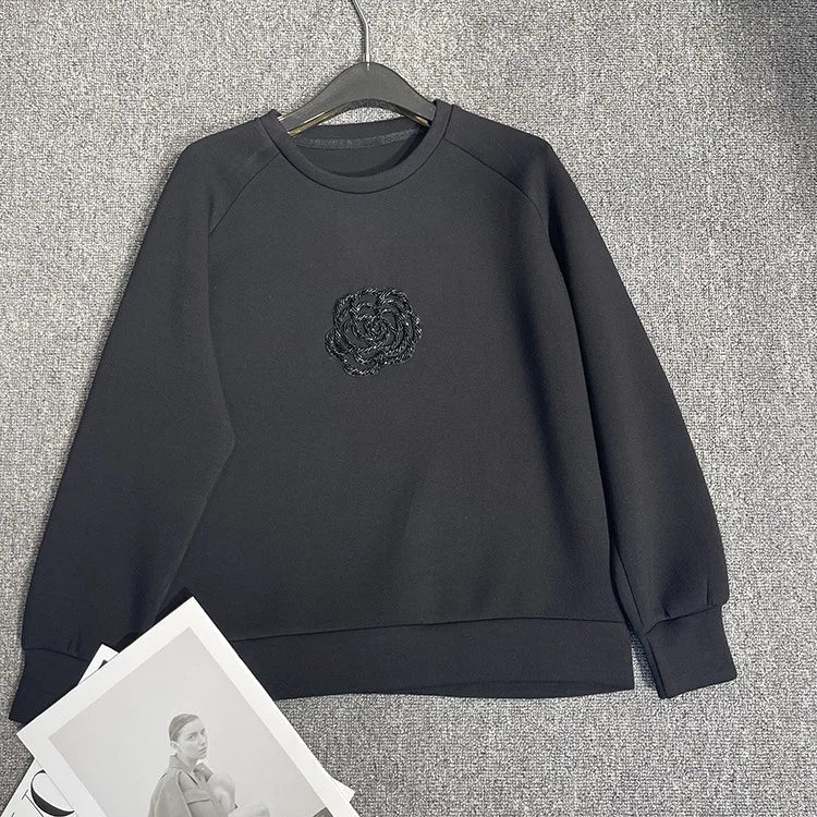 Blossom | Minimalistischer Blumen-Damenpullover mit Rundhalsausschnitt