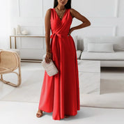 Odette l Elegantes Satin Maxikleid für Damen mit tiefem V-Ausschnitt