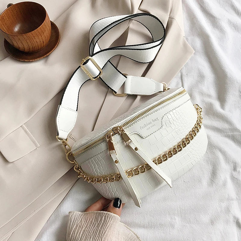 Allina Fashion l Petite Stylische Crossbody-Tasche mit Ketten-Design