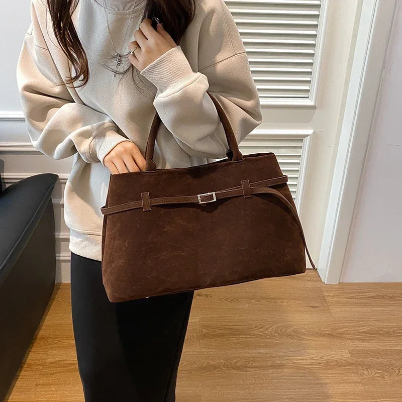 Stylische Umhängetasche | Perfekt für das Herbst-Styling | Pandoura