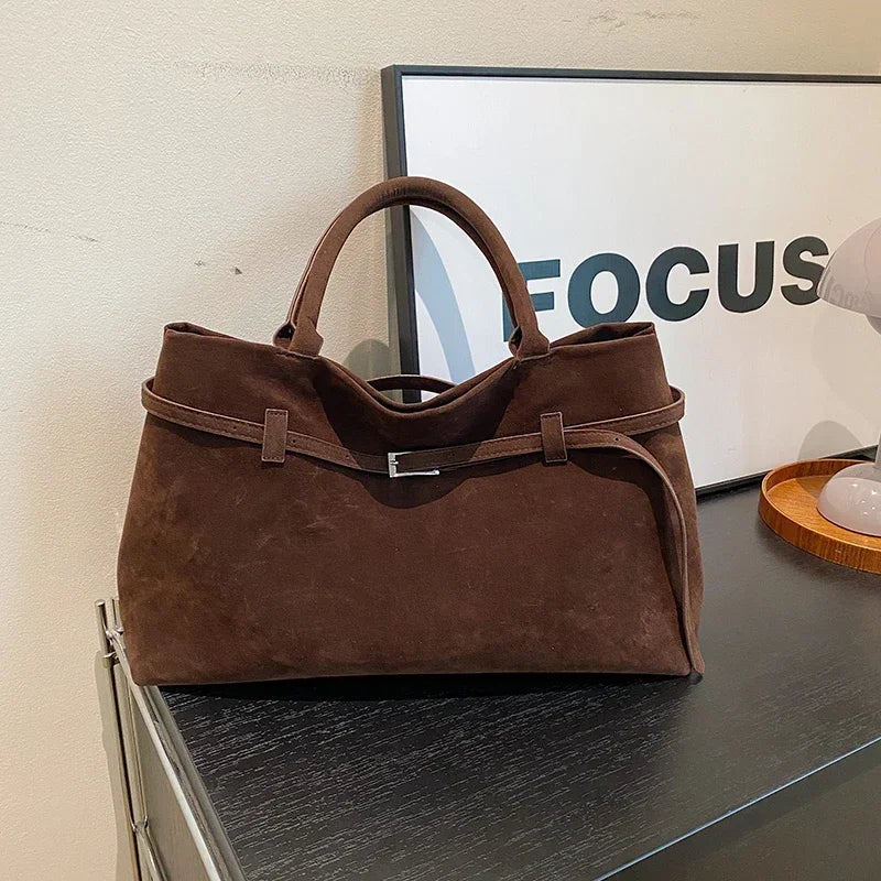 Stylische Umhängetasche | Perfekt für das Herbst-Styling | Pandoura