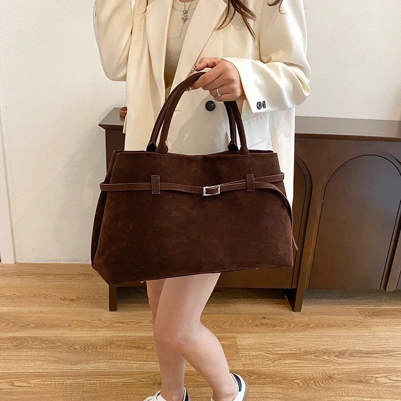Stylische Umhängetasche | Perfekt für das Herbst-Styling | Pandoura