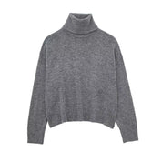 Vivianne l Damen-Set aus Ribber-Rollkragenpullover und Faltenrock
