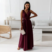 Odette l Elegantes Satin Maxikleid für Damen mit tiefem V-Ausschnitt
