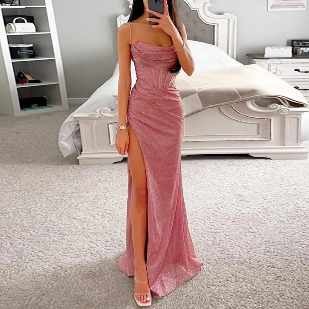 Ballkleid mit Pailletten und Spaghettiträgern | Jamya
