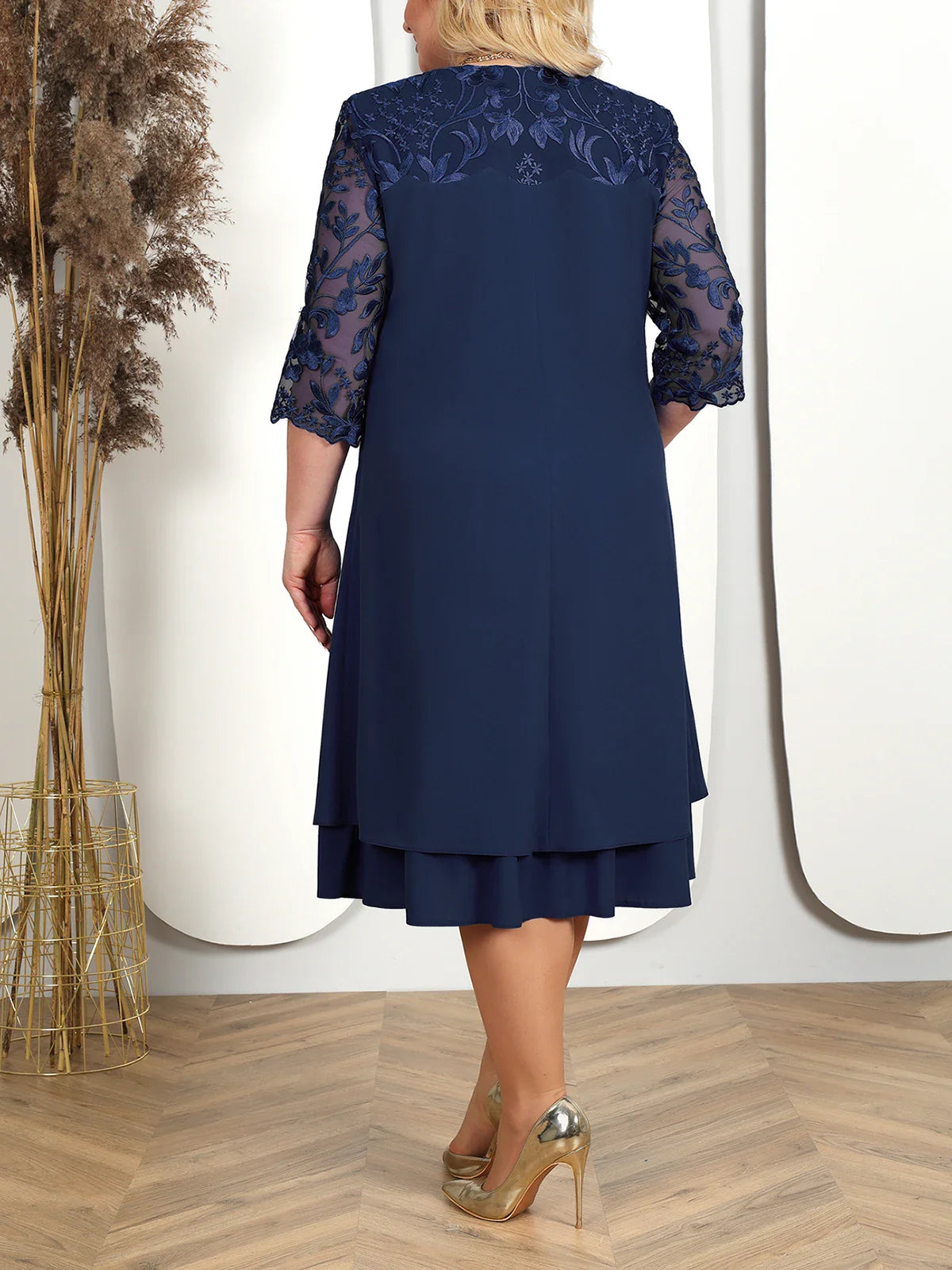 Besticktes Bankettkleid in Übergröße l Theda