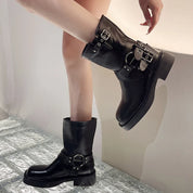 Clov l Halbhohe Lederstiefel mit Schnallenriemen
