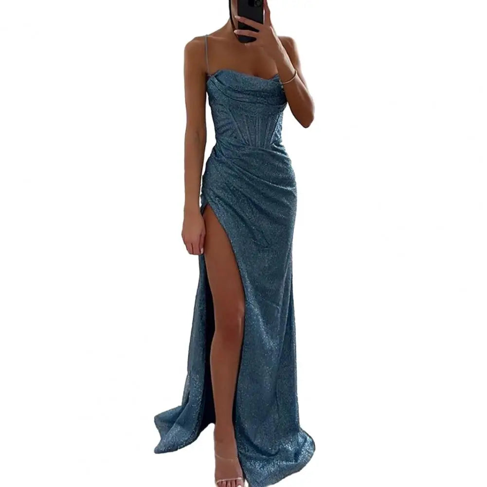 Ballkleid mit Pailletten und Spaghettiträgern | Jamya