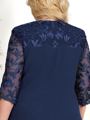 Besticktes Bankettkleid in Übergröße l Theda