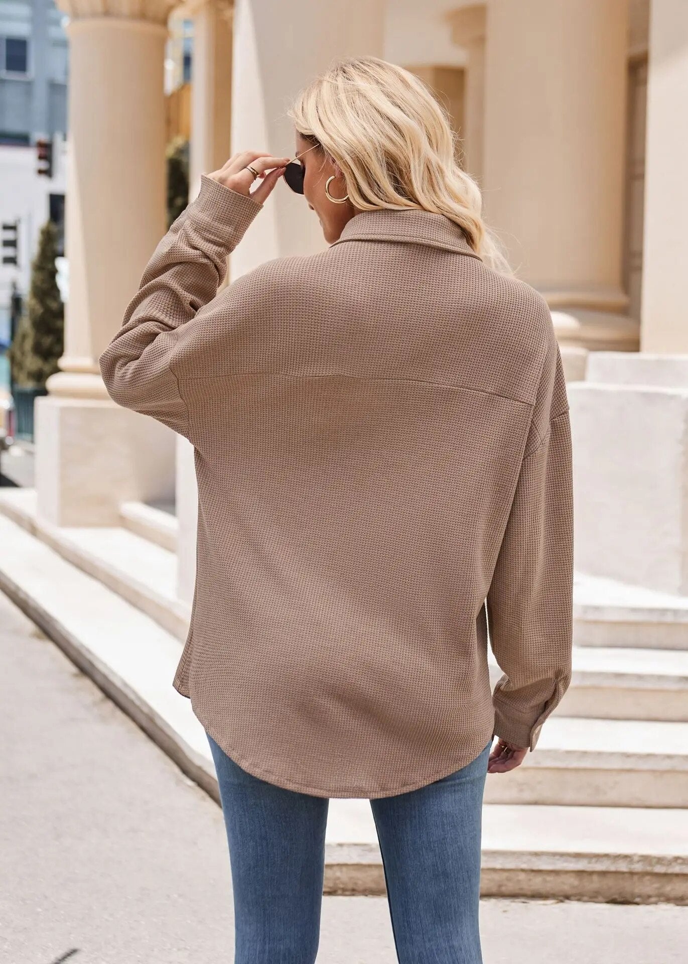 Katerina | Lockere Frühlings- und Sommerbluse für Damen mit Knöpfen