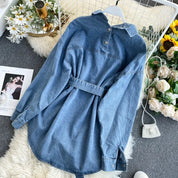 Beta | Jeanshemdkleid mit verstellbarem Gürtel und Seitentasche