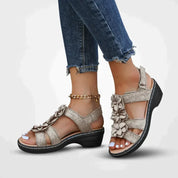 Lidia l Damen-Sommerserie mit Plateau-Sandalen mit Blumenmuster