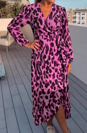 Amaya | Stilvolles Maxikleid mit V-Ausschnitt und Animal-Print