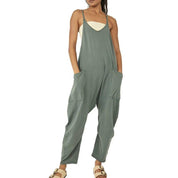 Alyssa l Minimalistischer Overall mit Taschen und V-Ausschnitt