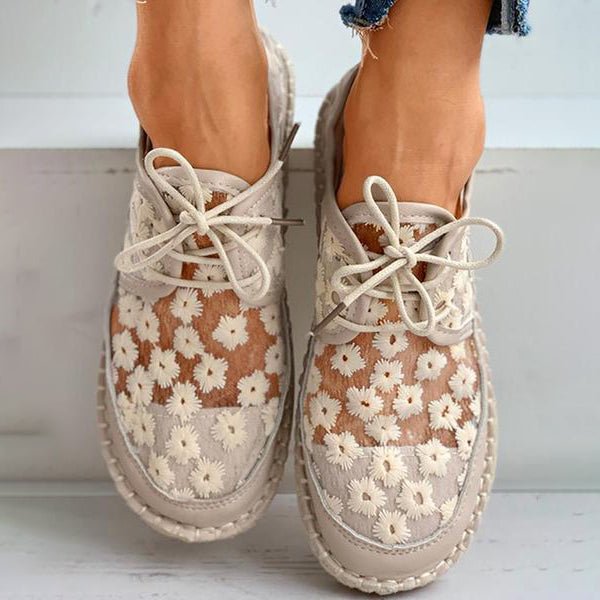 sofiaaurora-stijlvolle-luchtige-schoen-met-bloemmotief-469729.jpg