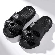 Skulla | Bequeme Slipper mit gruseligem Totenkopf für Herren